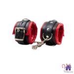 Esposas roja con negra-Tienda Tentaciones-Sex Shop Ecuador